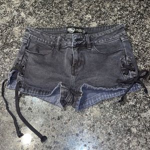 Metal mulisha shorts size 5